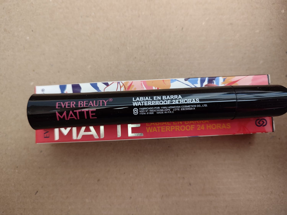 LABIAL EN BARRA 5 EN 1